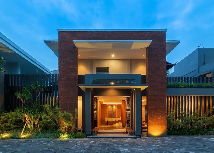 Padmasari Hotel 4*