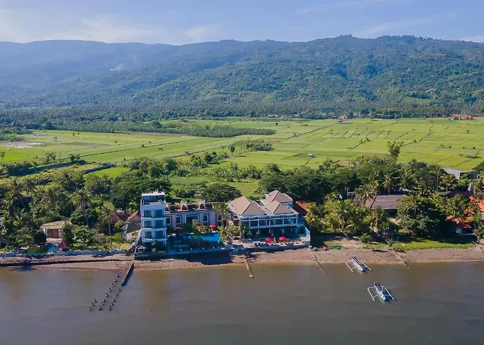 Padmasari Hotel 4*