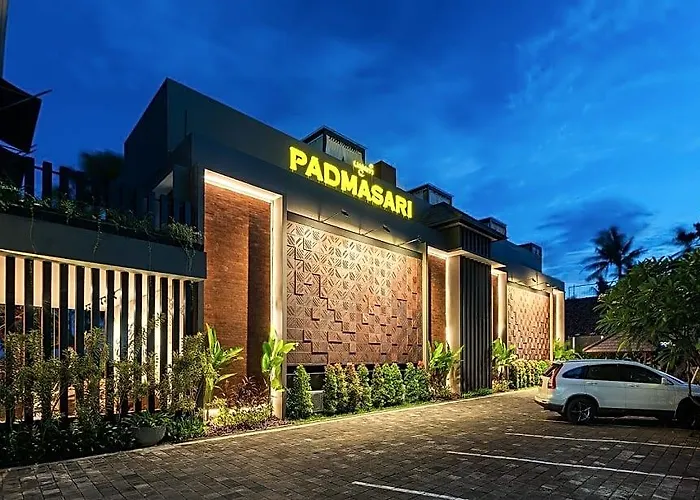 Hotel Padmasari 4*