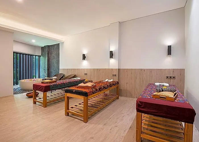 Hotel Padmasari 4*